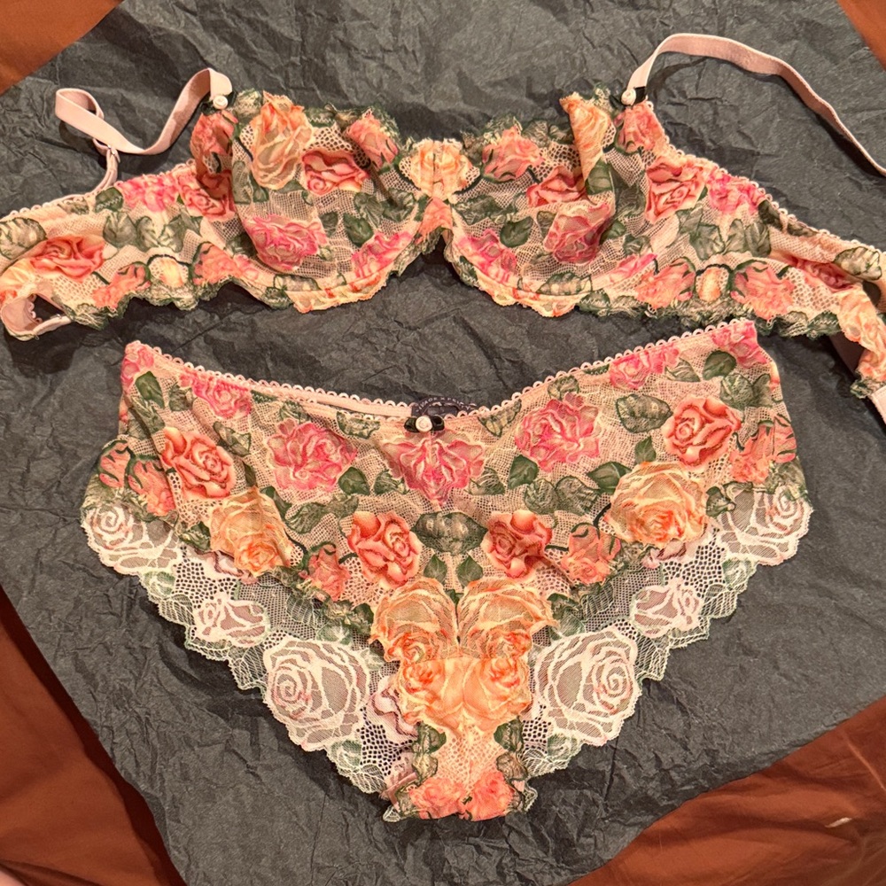 Savage X Fenty GORGEOUS Rose Floral Lace Lingerie Set 34D Bra 12/14 Panty